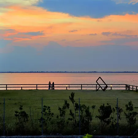 Great With Huge Terrace In A With Common Pool In Lignanoriviera Lägenhet